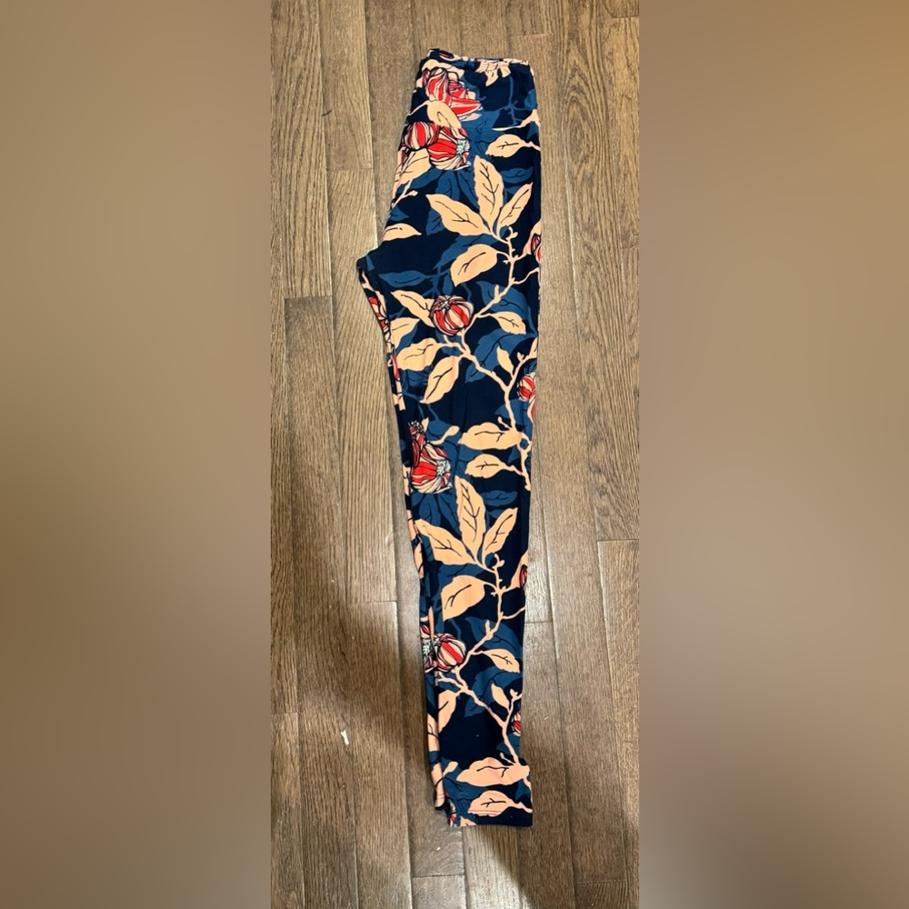 LuLaRoe Orchid Blossoms Leggings